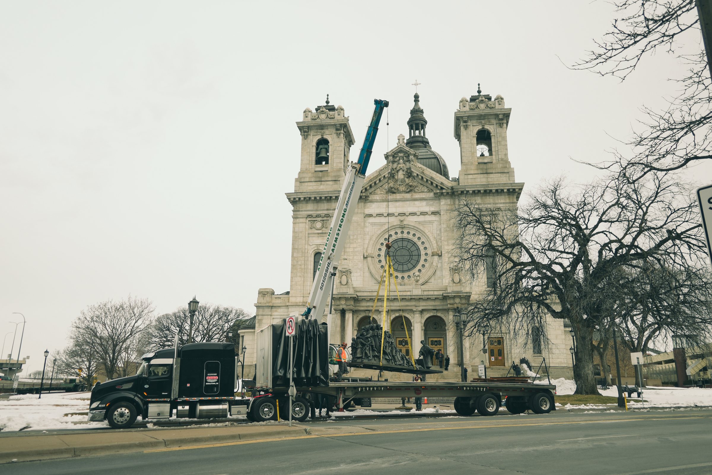 Construction photography of a heavy haul on site
